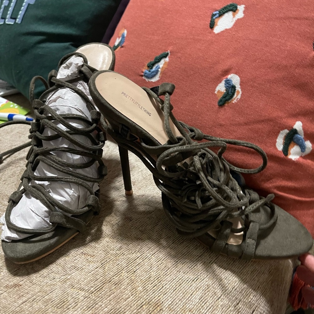 Geeen strappy heels